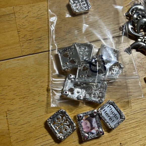 Charms and Gift Bags Lot - Over 800 Pieces - Picture 2 of 15